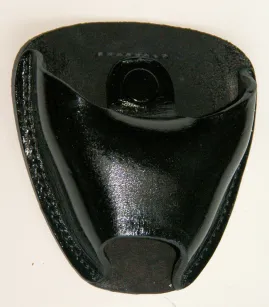 Kabura skórzana, czarna, na kajdanki metalowe